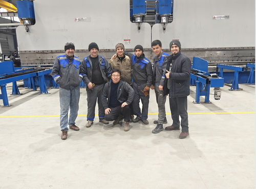 2-WE67K-600-6500 CNC тандемный пресс тормоз был установлен в Египте (Al-Babtain P&T Co & AI-Babtain LeBLANC)