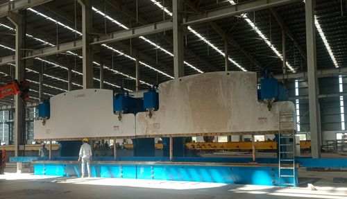 Полностью 13м светлая линия полюса включает 2-WE67K-1200-6500 тандем пресс тормоз в индийском ((KP Green engineering)