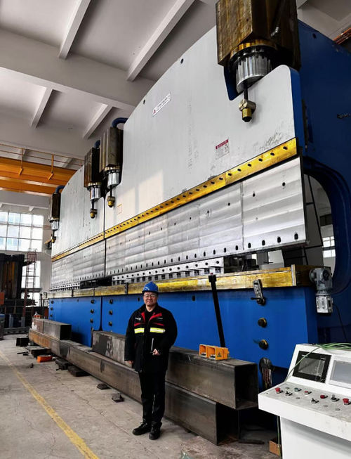 Последние блоги о компании Недавно в Индию был экспортирован CNC TANDEM HYDRAULIC PRESS BRAKE.