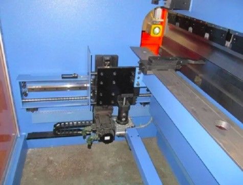 Сила высокого давления CNC гидравлический пресс тормоз 7.5КВт Моторная мощность 400L емкость нефтяного бака