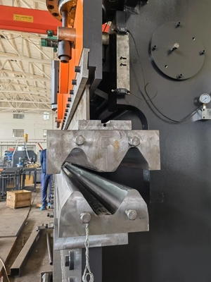 Хорошая цена Professional 5mm/s Bending Speed Press Brake Bending Machine for Precise Bending 3260*1500*2250 онлайн